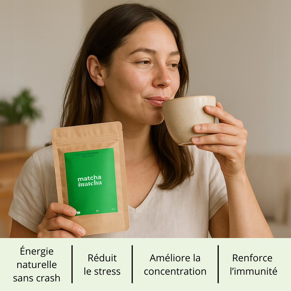 femme buvant du matcha avec liste des bienfaits
